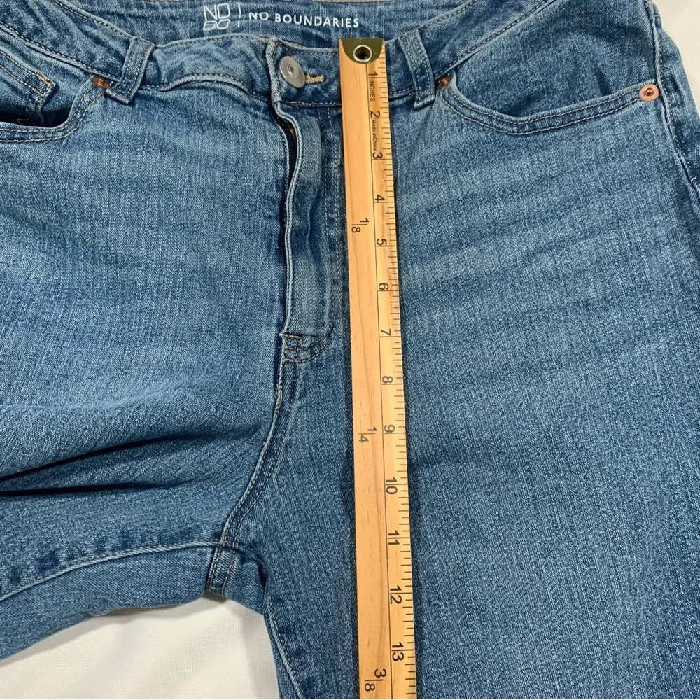 WOMENS NO BOUNDARIES STRAIGHT SLIM JEANS BLUE MED WASH STRETCHY SIZE 13‎ JUNIORS
